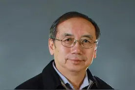 专访国民经济研究所副所长王小鲁：低生育率也会促进产业结构调整，人口数量红利消退将激发高技术产业替代速度图片