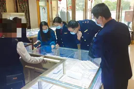 “香奈儿”“卡地亚”“宝格丽”...全是假的图片