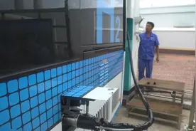 每日一词∣新能源公交车辆 buses running on new energy图片