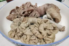 猪三宝（猪大肠，猪小肠，猪肚）图片