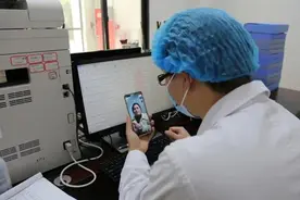 丈夫因疫情防控一个月没回家 妻子说：已经不是家属图片