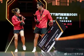战胜樊振东/蒯曼，“昕雯组合”WTT澳门冠军赛夺冠图片