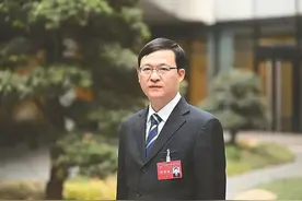 淮安代表团团长、市委书记陈之常接受《新华日报》专访图片