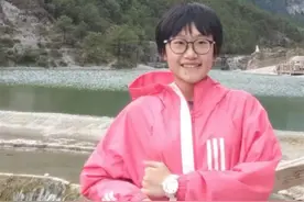 绘画是获得自信和快乐的源泉，她美术联考考了全校第一图片