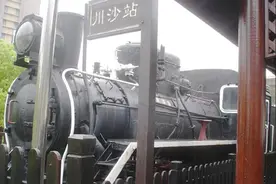 梅子涵：小火车图片
