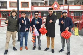 留在阿富汗的中国人：见证塔利班政府掌权近半年，邀当地友人办运动会庆祝中国新年图片