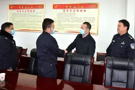 市公安局副局长刘锐深入商州公安分局开展春节前慰问活动图片