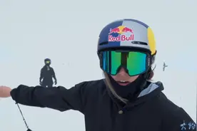 跟着谷爱凌滑雪是什么感受？视频封面