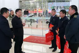 陆勤山看望慰问“中国好人”李祥斌、张建军、夏力图片