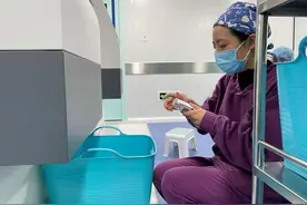 把时间还给护士 国内首家全品种智能静配中心在成都运行顺利图片