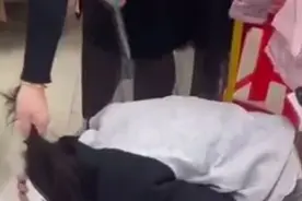 越南女学生偷45元衣服 遭老板娘剪破内衣求偿4200元图片