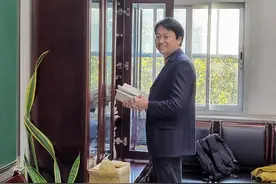 杨振宁“关门弟子”翟荟：“最笨”的方法做科研图片