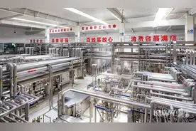 君乐宝春节总动员 生产线上过大年图片