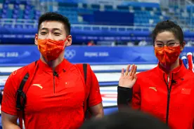 旗开得胜！中国冰壶混双“智圆”组合击败强敌图片
