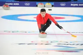 网友：原来冰壶比赛现场商量这么大声图片