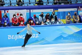 直击冬奥花样滑冰团体赛男子单人滑短节目开赛 金博洋帅气登场图片