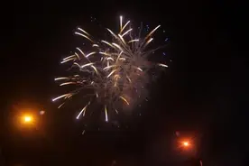 除夕晚，平谷一村民违法燃放烟花爆竹，处200元罚款图片