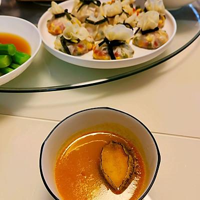 鲍鱼鸡花胶汤 2026年鲍鱼花胶鸡炖汤的功效