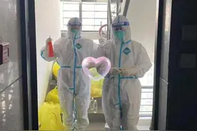 一对三年没回家过年的护士姐妹感动杭州，她们的同事中还有很多可敬的“CP”图片