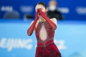 小将朱易泪洒赛场，花滑团体赛中国队获第五名图片