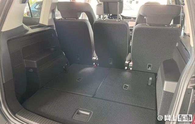 嫌GL8、奥德赛贵？大众新款途安到店实拍，换搭1.5T，配置更丰富