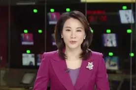 中国女足凯旋回国  球迷风雨中夹道欢迎视频封面