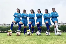 中国女足亚洲杯夺冠，其中四位队员来自上海同样的学校，这里走出的女足队员100%考入名牌大学图片
