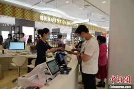 海南离岛免税“邮寄送达”一周年：免税品快件超100万件图片