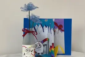 德州一小学制定“冬奥版”寒假作业：饮料瓶巧做“冰晶花”，手绘吉祥物做贺卡图片