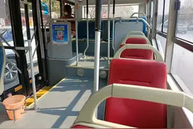 在郑州坐公交，一名成人何时能带俩免票儿童？图片