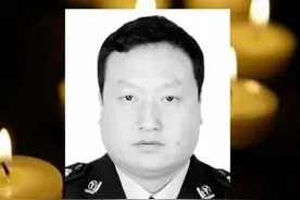 痛心！两位民警倒在岗位上，战友一路走好图片