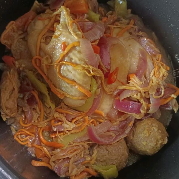 电饭煲焗鸡的家常做法（学会这样做超级好吃的电饭煲焗鸡秒变大厨）