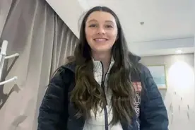 那个被冬奥志愿者感动哭了的美国姑娘，临走之前又哭了图片