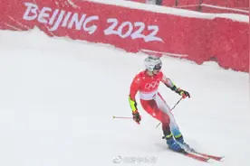 北京冬奥会·高山滑雪｜男子大回转瑞士选手雪中夺冠 中国选手完赛图片