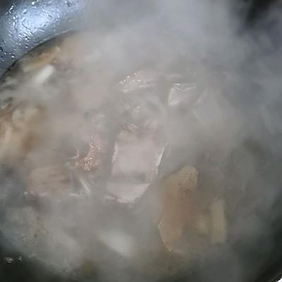 土豆炖排骨的家常做法，简单快捷又好吃