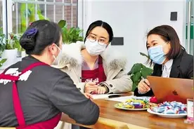 家政保姆供需渐旺 记者给杭州家政调配师当助手图片