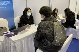 武汉企业开出优厚招工条件：宿舍如同酒店标间图片