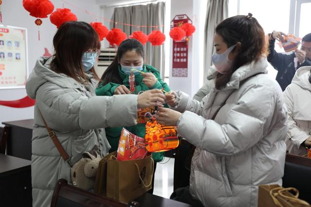 �������꣬ϲ��Ԫ����������������ׯ������ί��չ�����ǵĽ��ա�Ԫ���ڡ�����