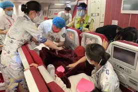 三亚飞成都航班上孕妇突然临产！紧急关头，暖心的一幕发生了……图片