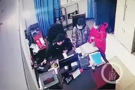 小学生买“冰墩墩”转完账就被拉黑 警察蜀黍一条短信要回钱图片