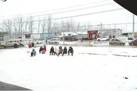 舞钢市豫剧团一年送戏下乡300场，是当地乡亲们的“宝贝疙瘩”图片