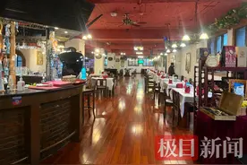 实探“博主晒点餐二维码被网友下单300万”餐厅：凌晨还有人下单，点餐牌已更换图片