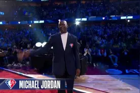 赶场子？迈克尔-乔丹惊喜现身75大颁奖典礼现场图片