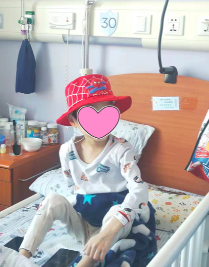 5岁男孩暴瘦成"纸片人",医生对照上百罕见病终确诊,全球报道仅200例