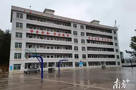 梅州五华转水中学72间冲凉房改造背后的暖心故事图片