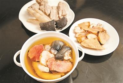 赤小豆排骨花胶 花胶赤小豆薏米汤功效