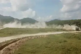 动图|带你体验军营老司机”套餐”训练！图片