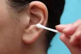 总觉得耳朵痒却又掏不出东西？当心身体在报警！别忽视图片
