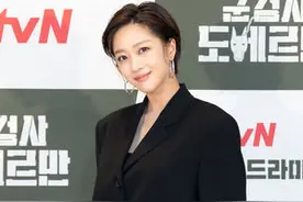 赵宝儿剪短发「拍戏笑容消失」 安普贤爆料：她镜头前后不同人图片