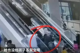 10个月大女婴滚落电梯……家长看过监控，气炸了图片